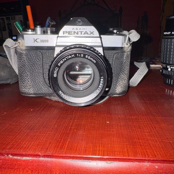 Pentax K1000 camera w/55mm lens, no lens caps - Picture 3 of 10